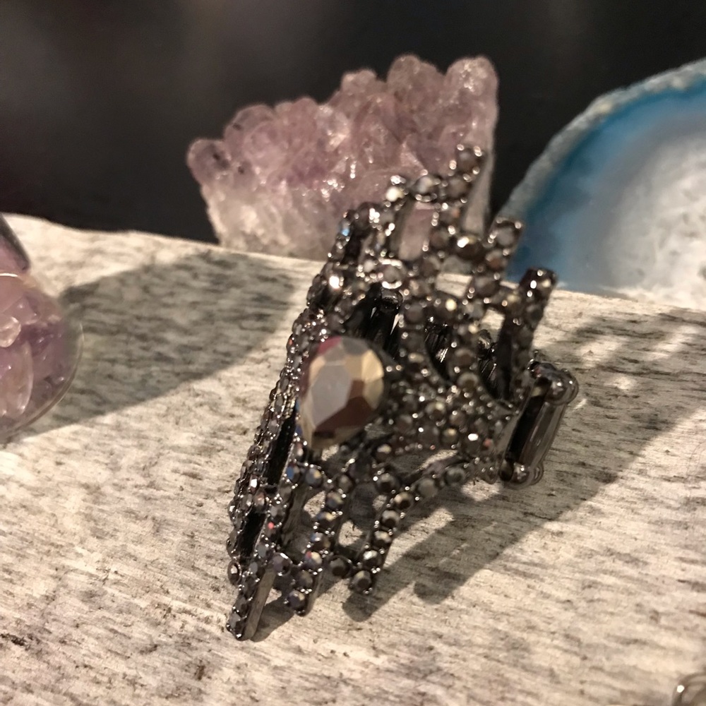 Brand New Gorgeous Ring ( Adjustable ) ✨